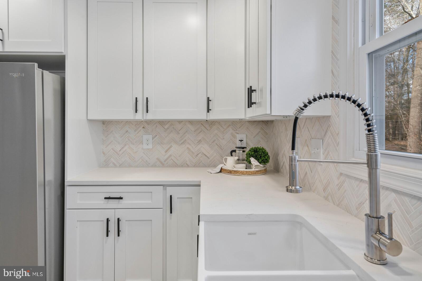 7041 Gatsby Road Manassas, VA 20112 - Photo 27 of 74 Carrara Quartz countertops