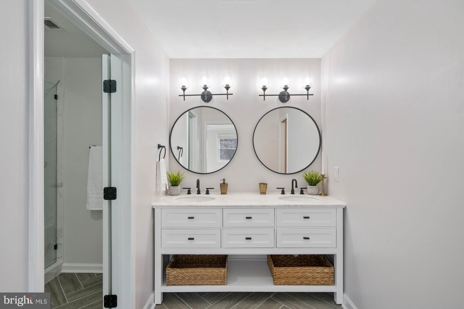 7041 Gatsby Road Manassas, VA 20112 - Photo 33 of 74 Spa like ensuite owner's bathroom