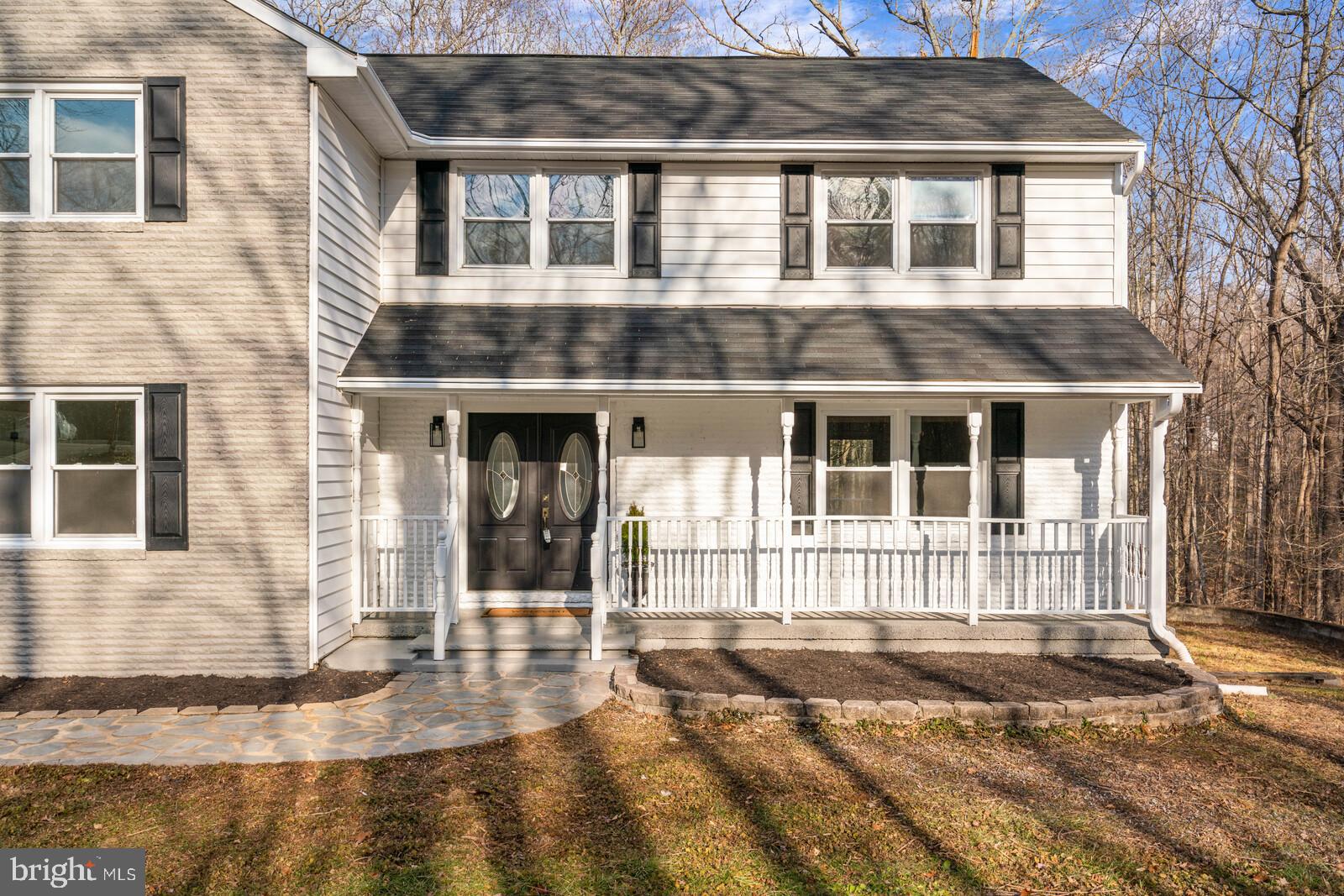 7041 Gatsby Road Manassas, VA 20112 - Photo 5 of 74 Inviting front porch