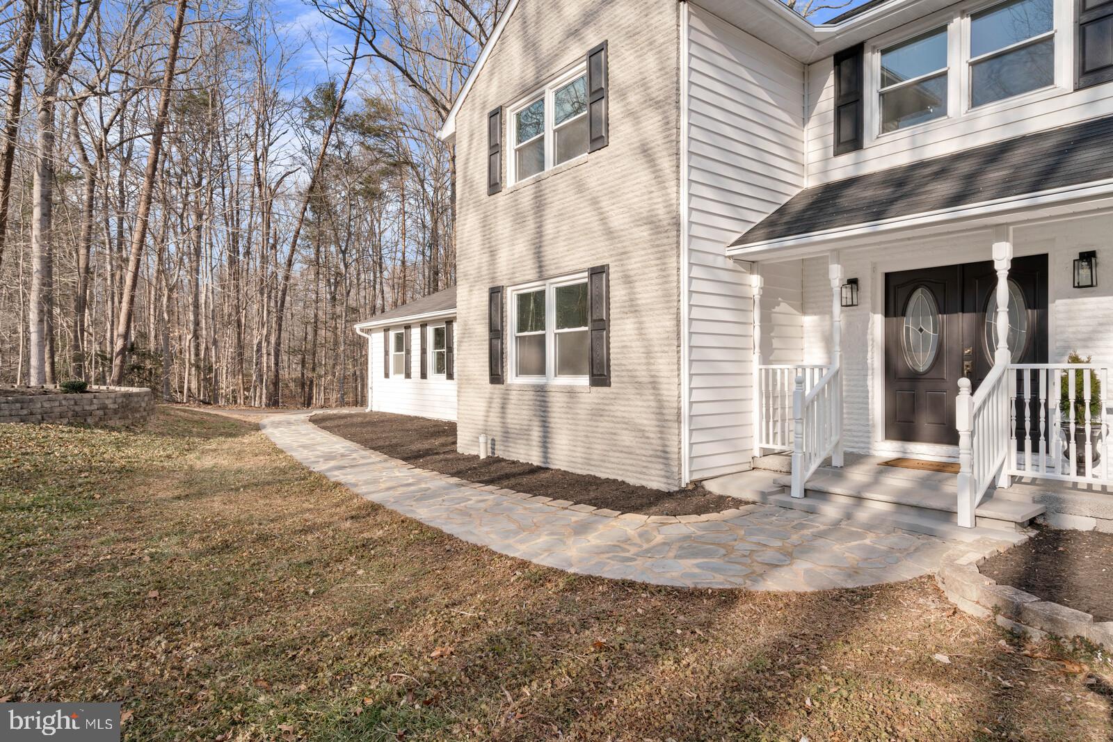 7041 Gatsby Road Manassas, VA 20112 - Photo 6 of 74 Paver stone walkway