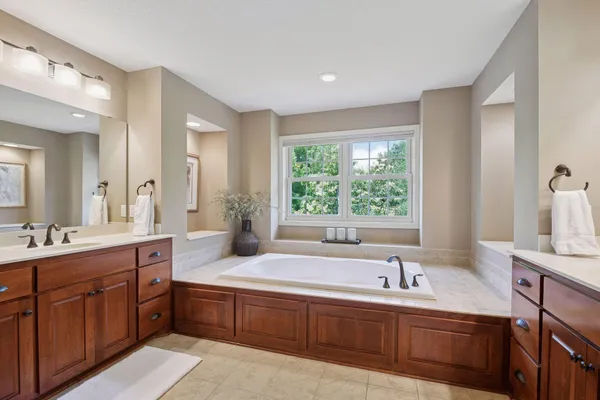 $1,100,000 | 6160 Ithaca Lane North, Minneapolis, MN 55446