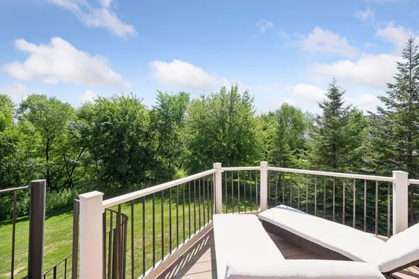 $1,100,000 | 6160 Ithaca Lane North, Minneapolis, MN 55446
