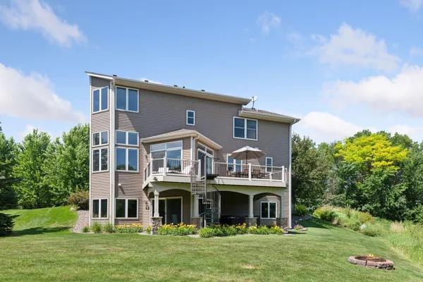 $1,100,000 | 6160 Ithaca Lane North, Minneapolis, MN 55446