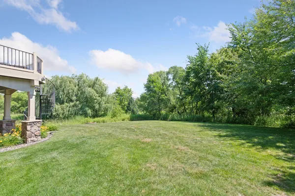 $1,100,000 | 6160 Ithaca Lane North, Minneapolis, MN 55446