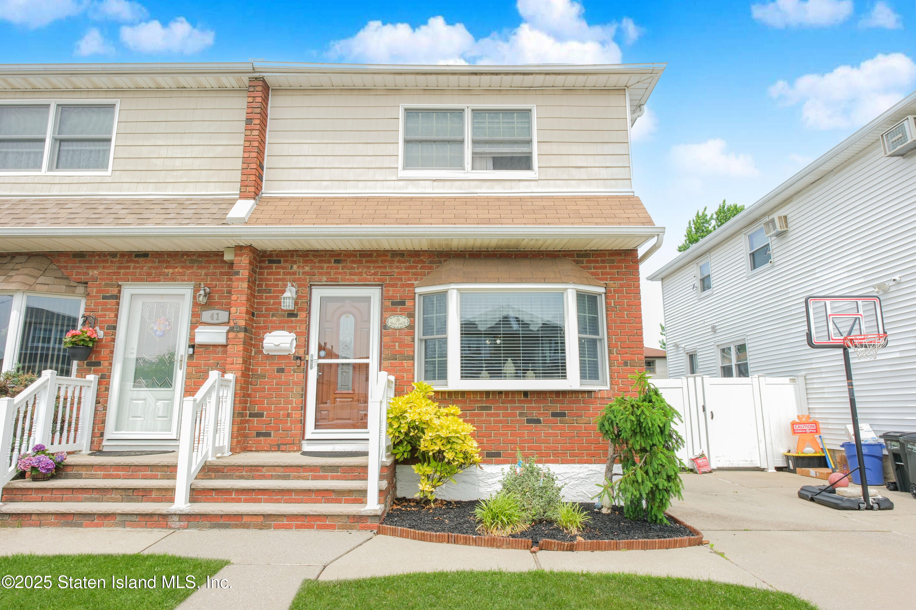 39 Adlai Circle Staten Island, NY 10312 - Photo 1 of 38 Photo Jun 04 2025, 10 25 58 PM