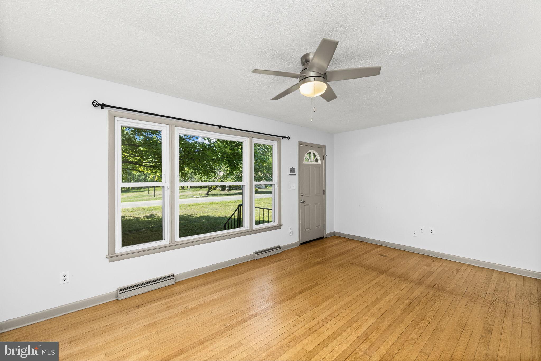 17195 Oakshade Road Orange, VA 22960 - Photo 8 of 31 Bright and airy living space awaits.