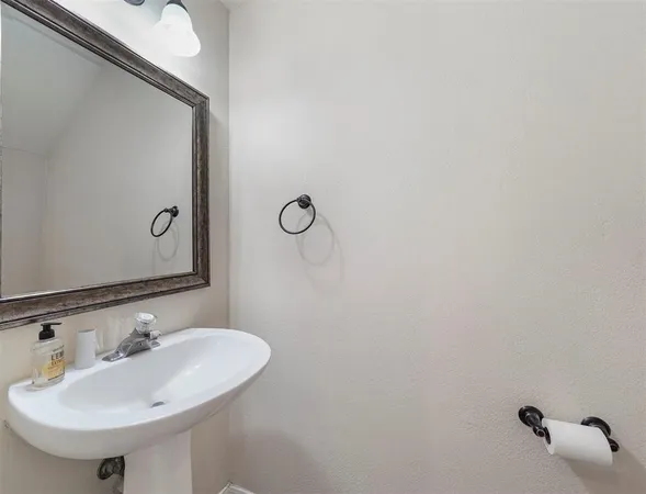 $2,500 | 25719 Bearborough Drive, Spring, TX 77386