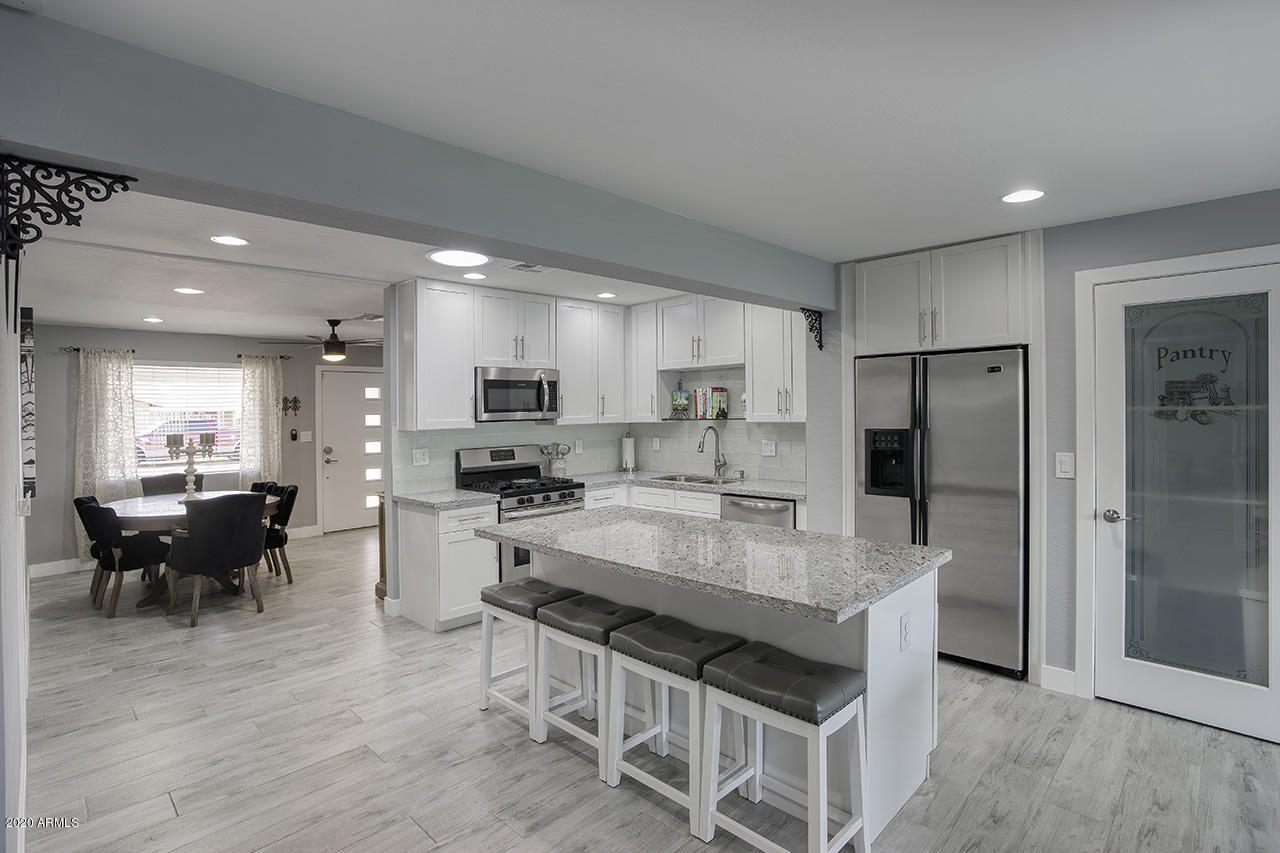 1828 East Cheery Lynn Road Phoenix, AZ 85016 - Photo 6 of 24 cheery_lynn_06