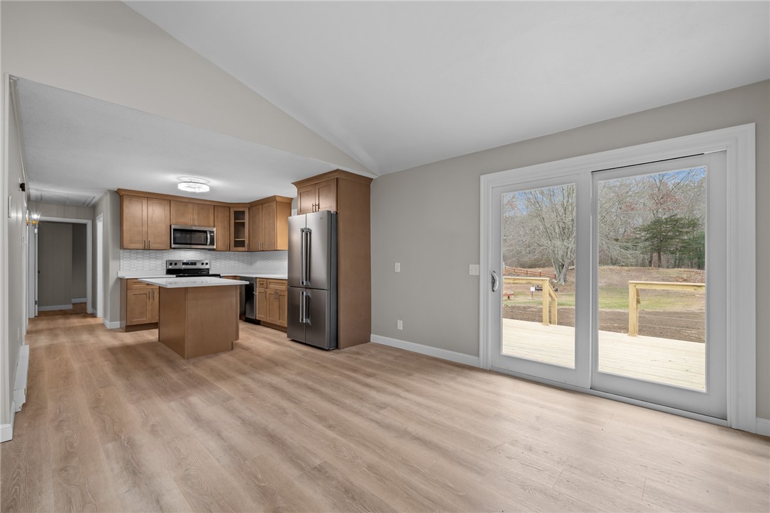 134 Church Street Westerly, RI 02808 - Photo 8 of 50