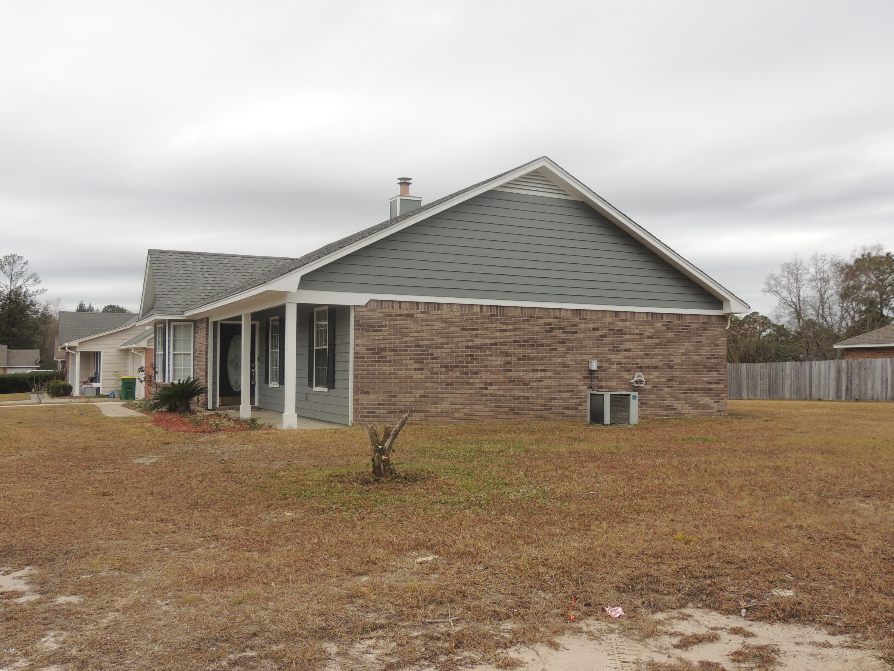 7825 Ridgecrest Circle Biloxi, MS 39532 - Photo 46 of 57 2018-12-19 15.05.32