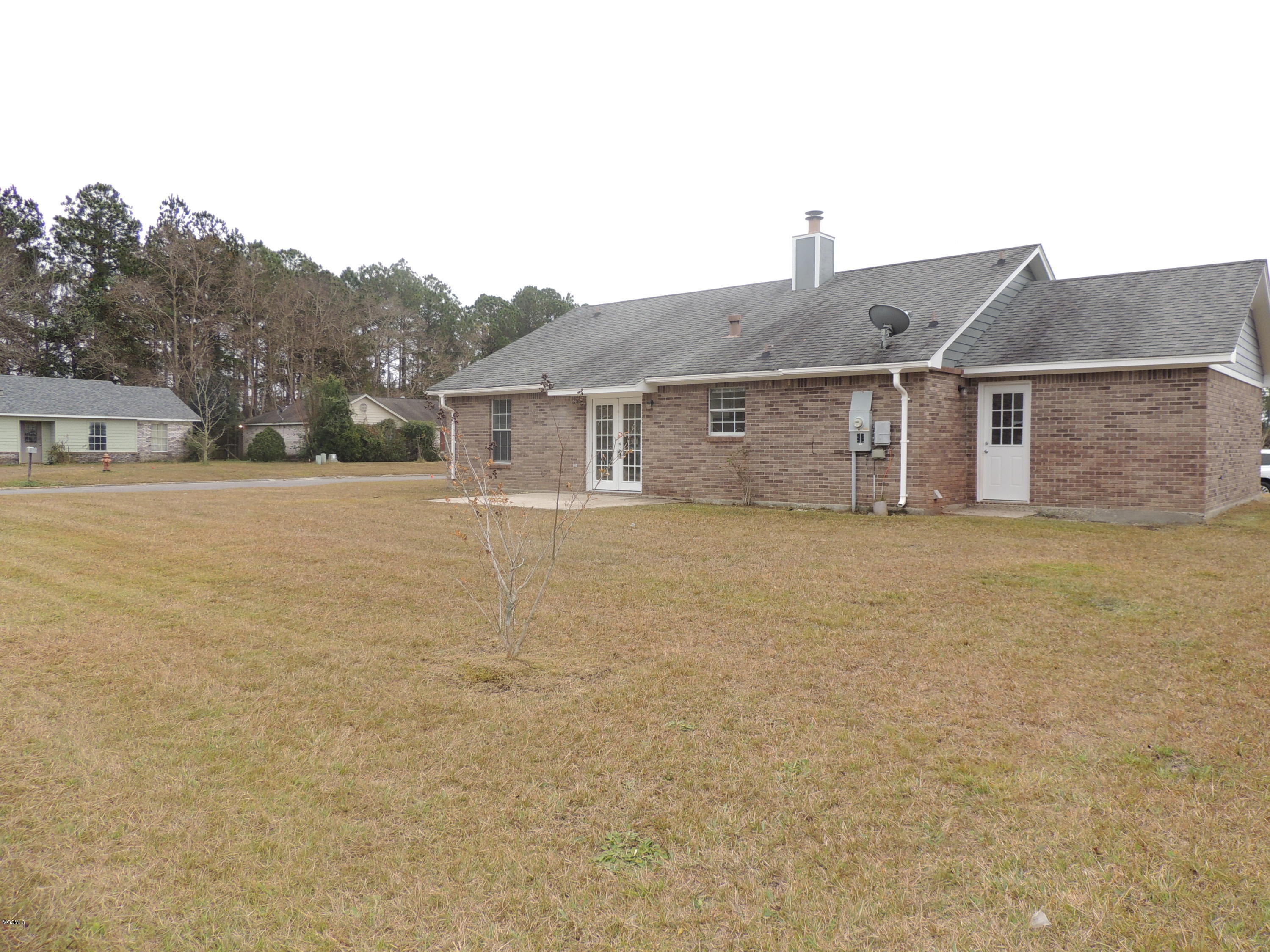 7825 Ridgecrest Circle Biloxi, MS 39532 - Photo 49 of 57 2018-12-19 15.12.53