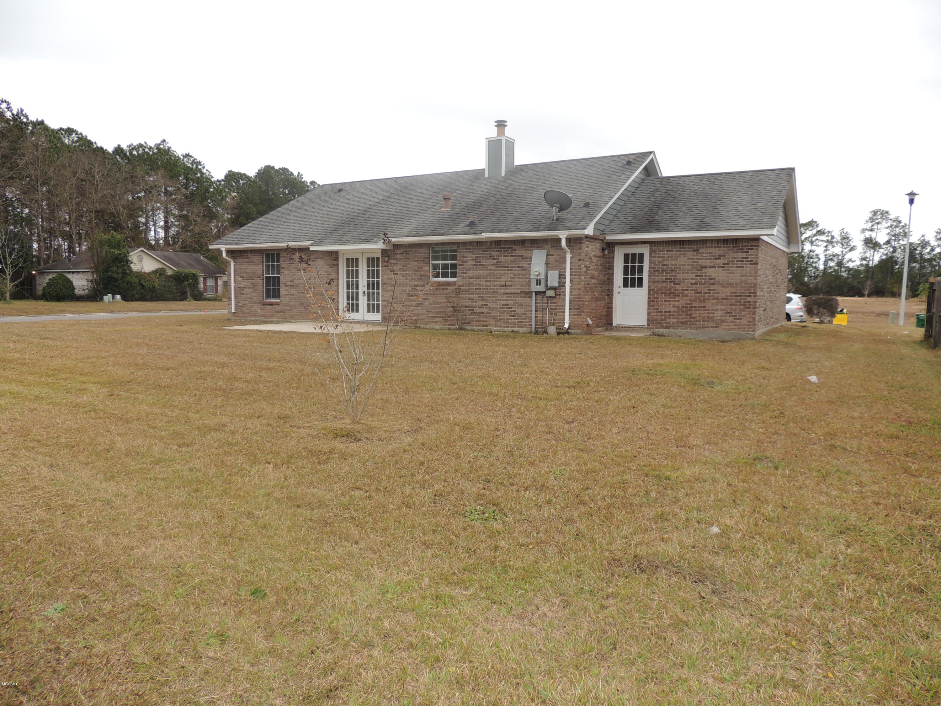 7825 Ridgecrest Circle Biloxi, MS 39532 - Photo 50 of 57 2018-12-19 15.13.01