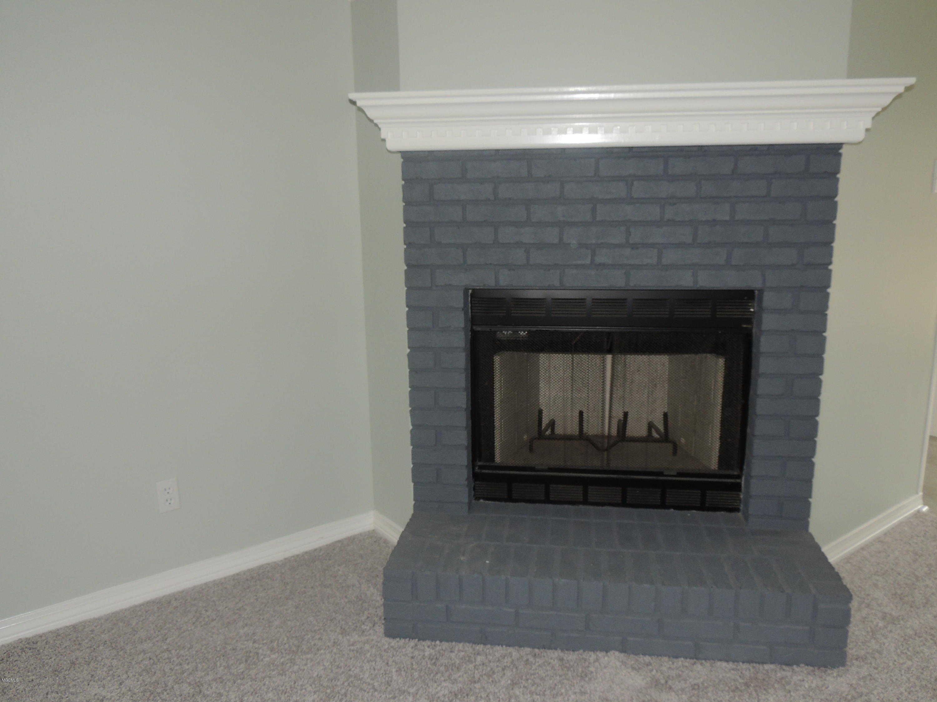 7825 Ridgecrest Circle Biloxi, MS 39532 - Photo 8 of 57 2018-12-19 15.23.43