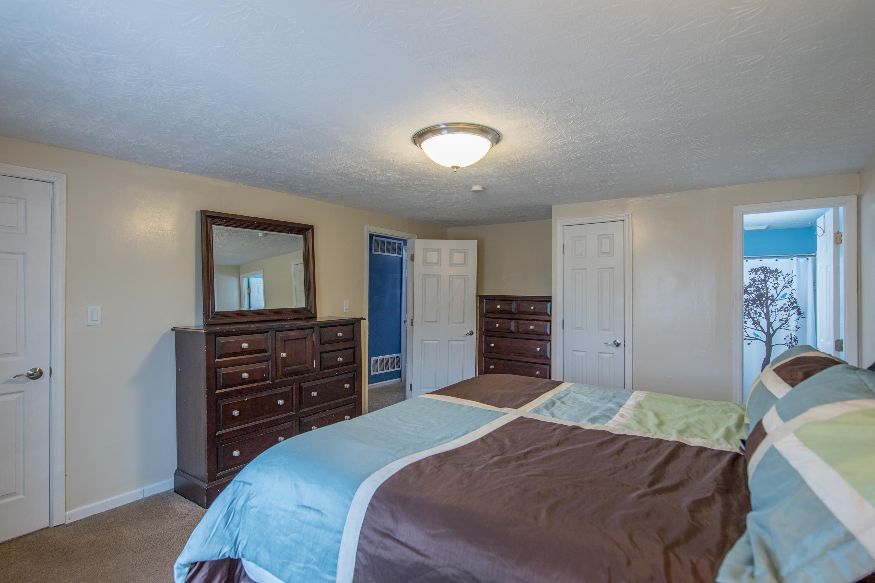 5726 Countrie View Court Galloway, OH 43119 - Photo 14 of 43