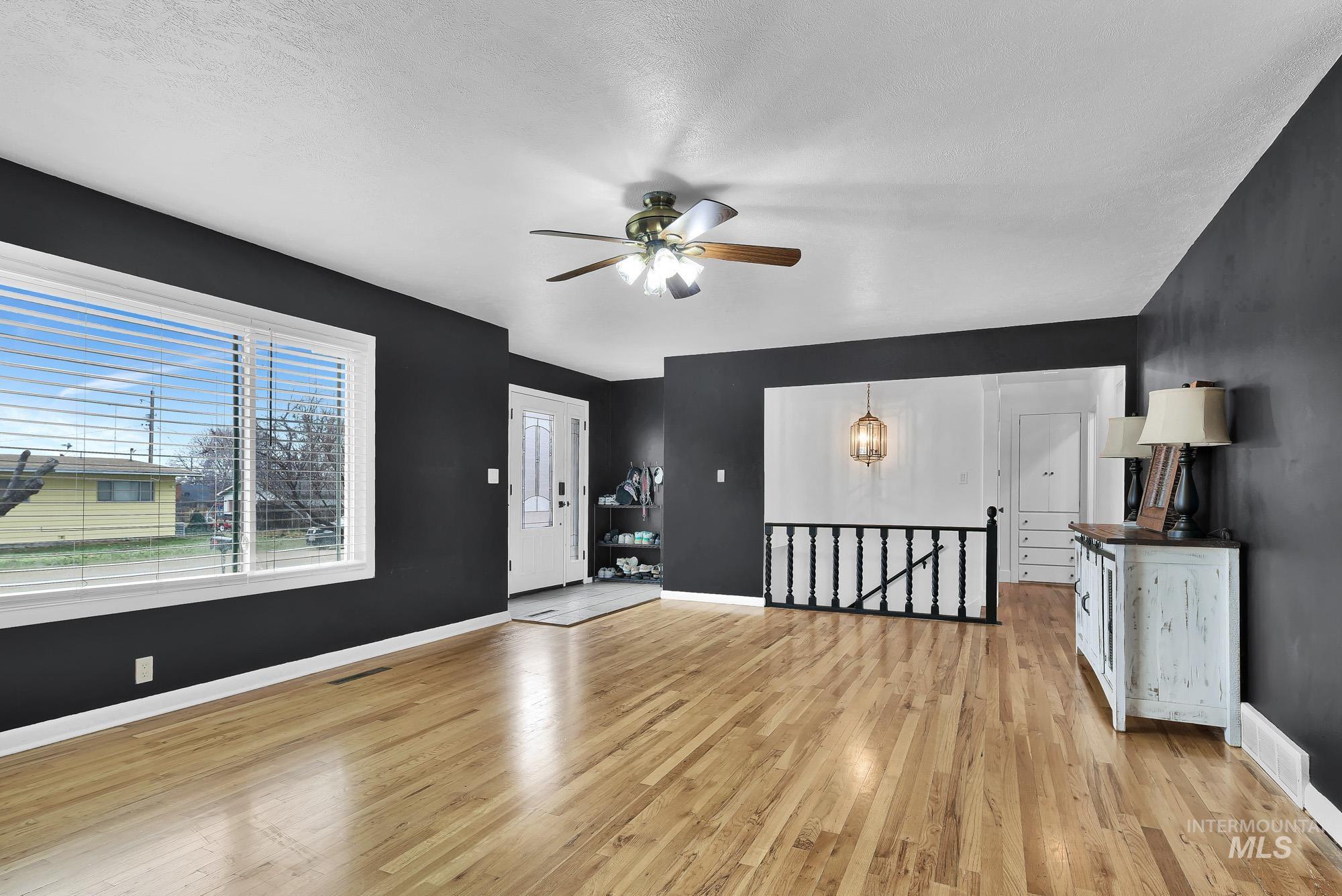 709 East Elm Avenue Parma, ID 83660 - Photo 3 of 48