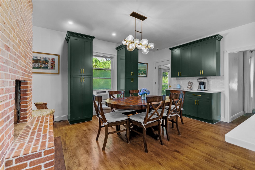 93 East Main Road Portsmouth, RI 02871 - Photo 11 of 50 Dining Area