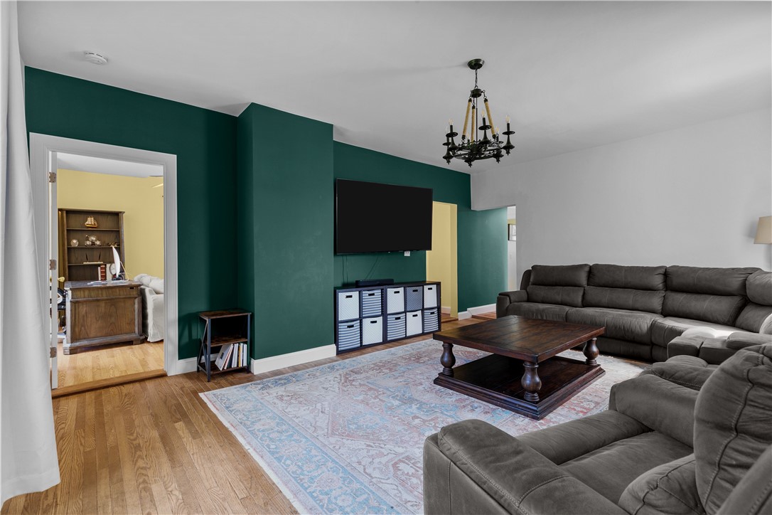 93 East Main Road Portsmouth, RI 02871 - Photo 14 of 50 Living Room