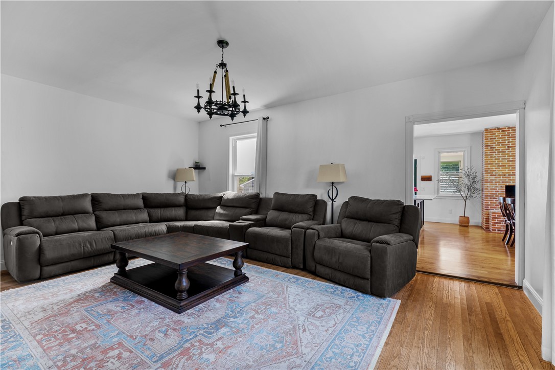 93 East Main Road Portsmouth, RI 02871 - Photo 15 of 50 Living Room