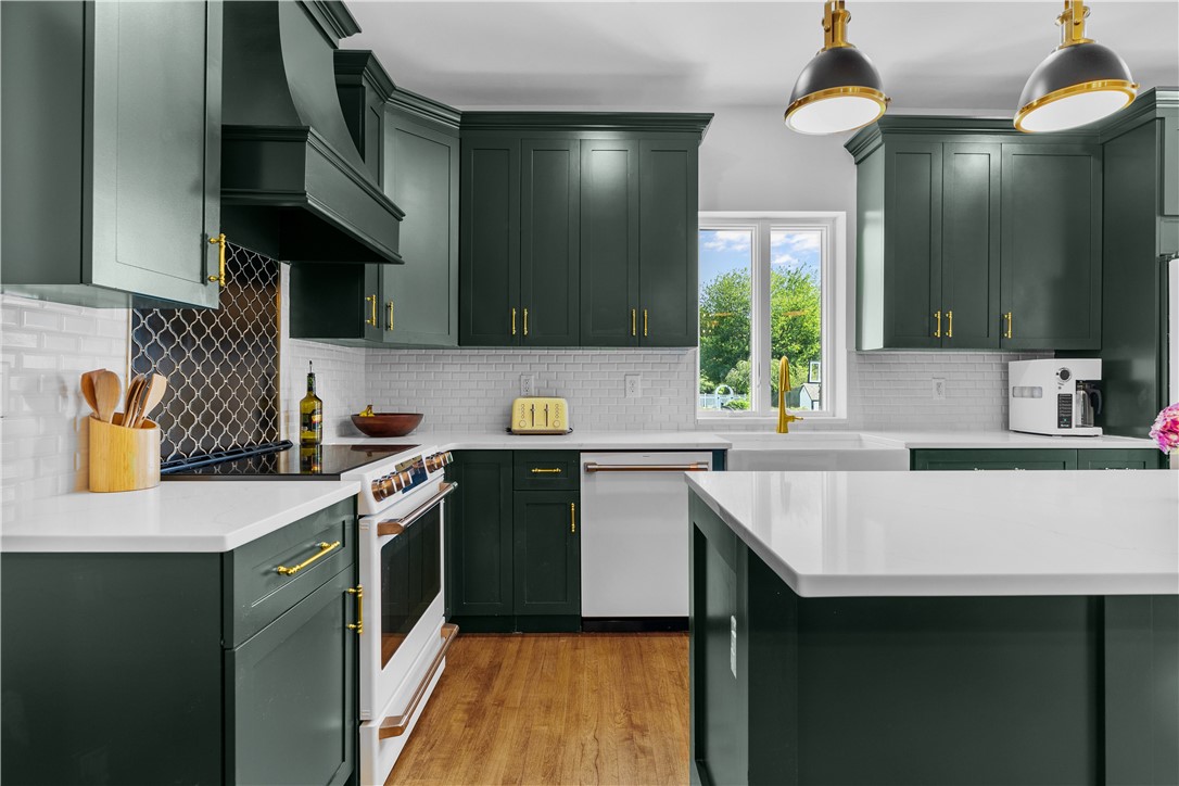 93 East Main Road Portsmouth, RI 02871 - Photo 3 of 50 Kitchen