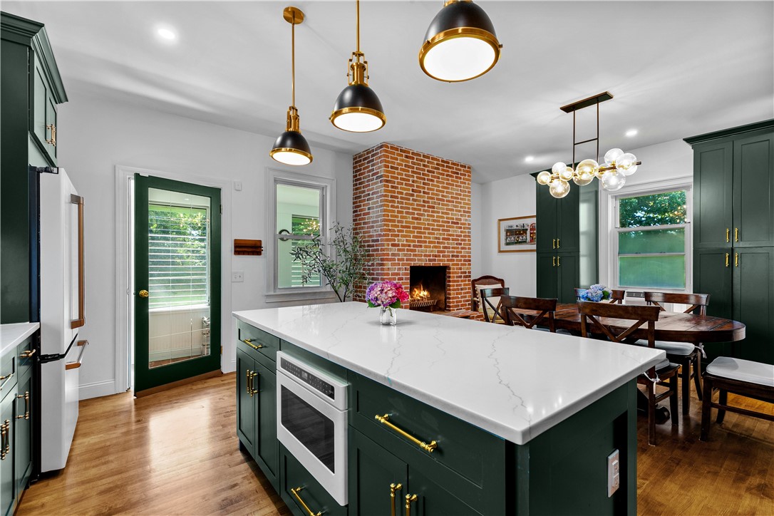 93 East Main Road Portsmouth, RI 02871 - Photo 8 of 50 Kitchen