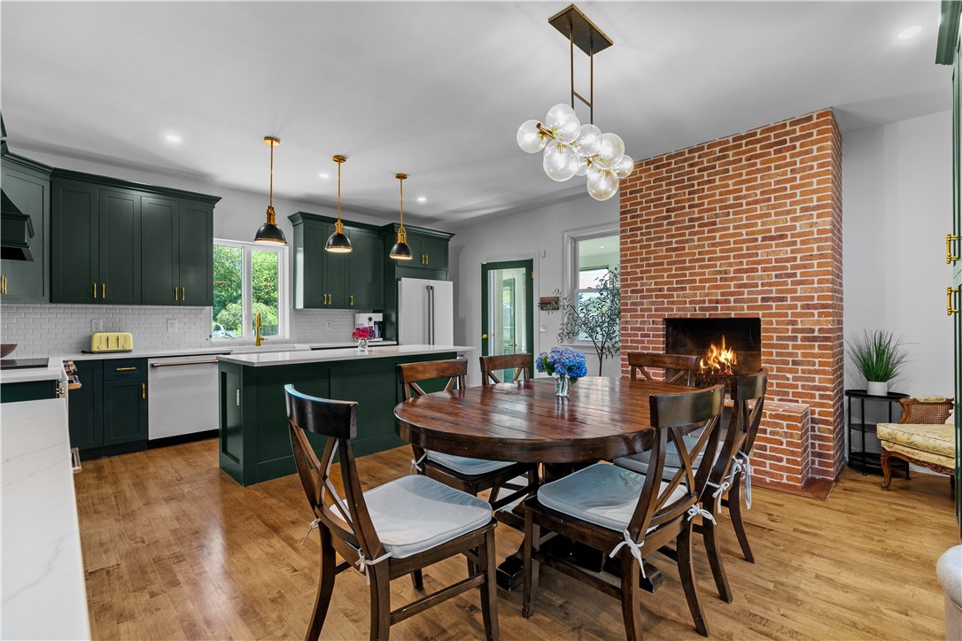 93 East Main Road Portsmouth, RI 02871 - Photo 10 of 50 Dining Area