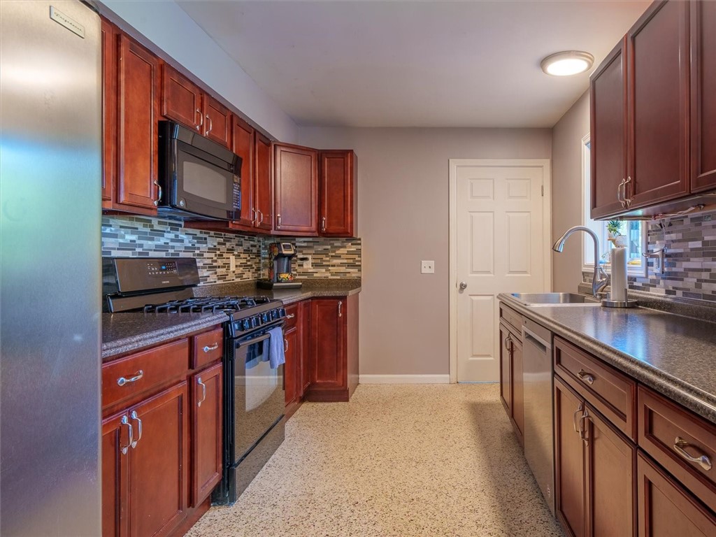 47 High Point Trail Irondequoit, NY 14609 - Photo 6 of 25