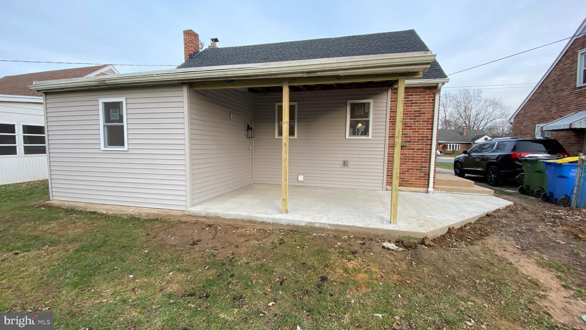 260 Edgewood Road York, PA 17402 - Photo 2 of 37 Gallery Image 2