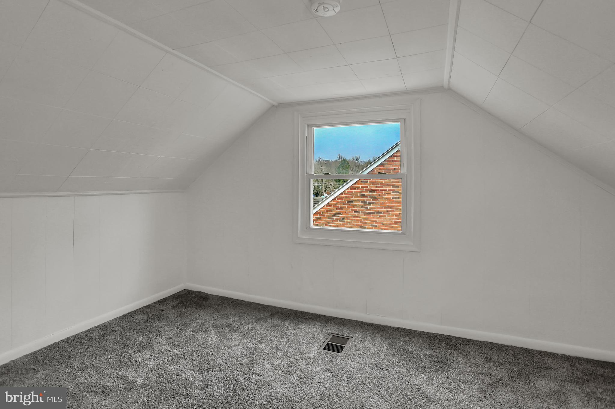 260 Edgewood Road York, PA 17402 - Photo 27 of 37 Gallery Image 27
