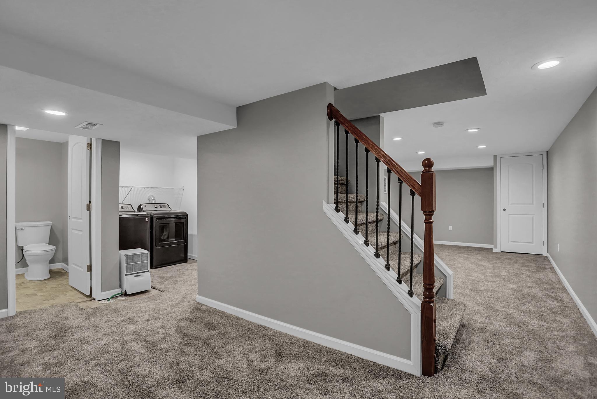 260 Edgewood Road York, PA 17402 - Photo 34 of 37 Gallery Image 34