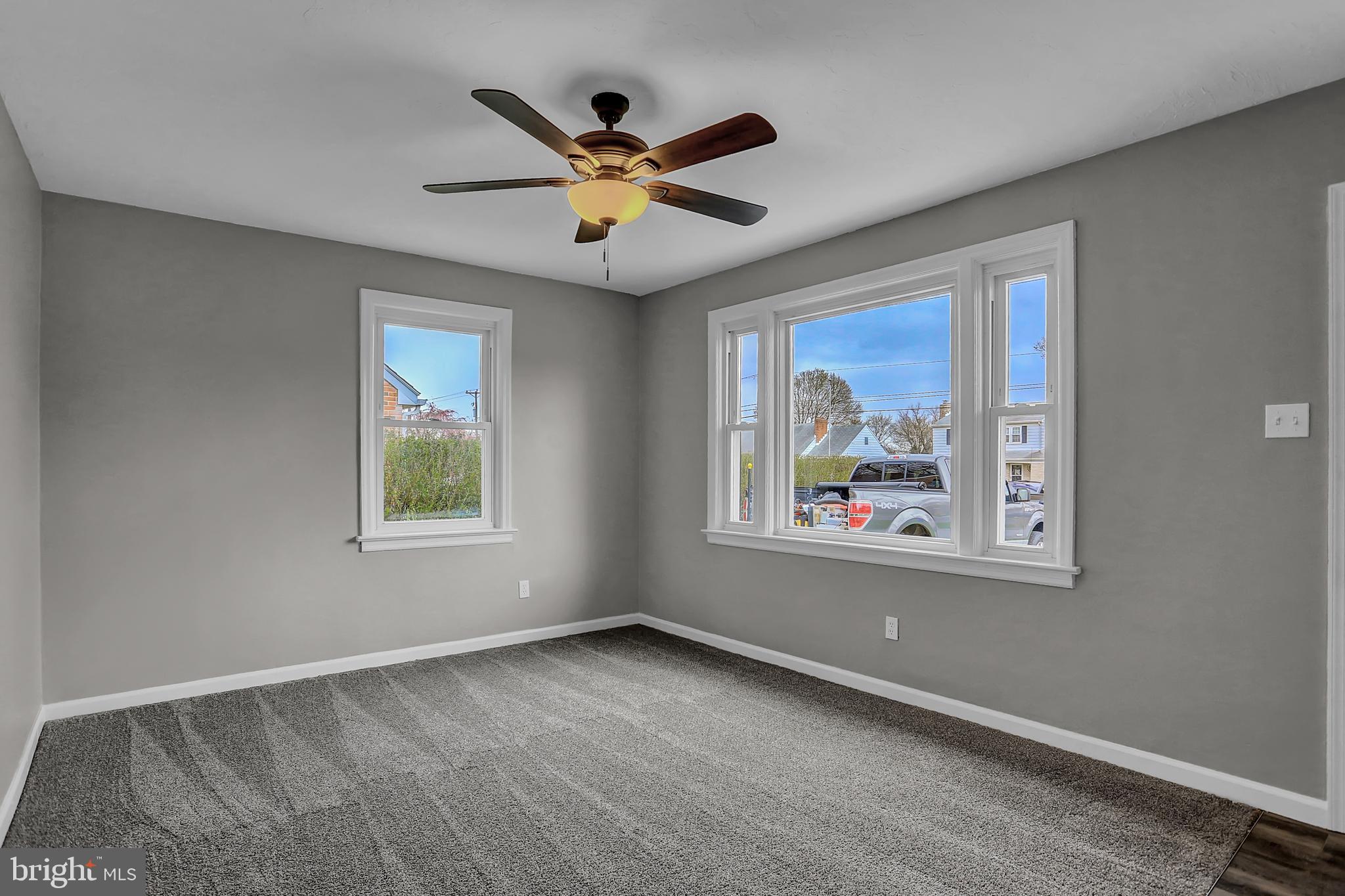 260 Edgewood Road York, PA 17402 - Photo 6 of 37 Gallery Image 6