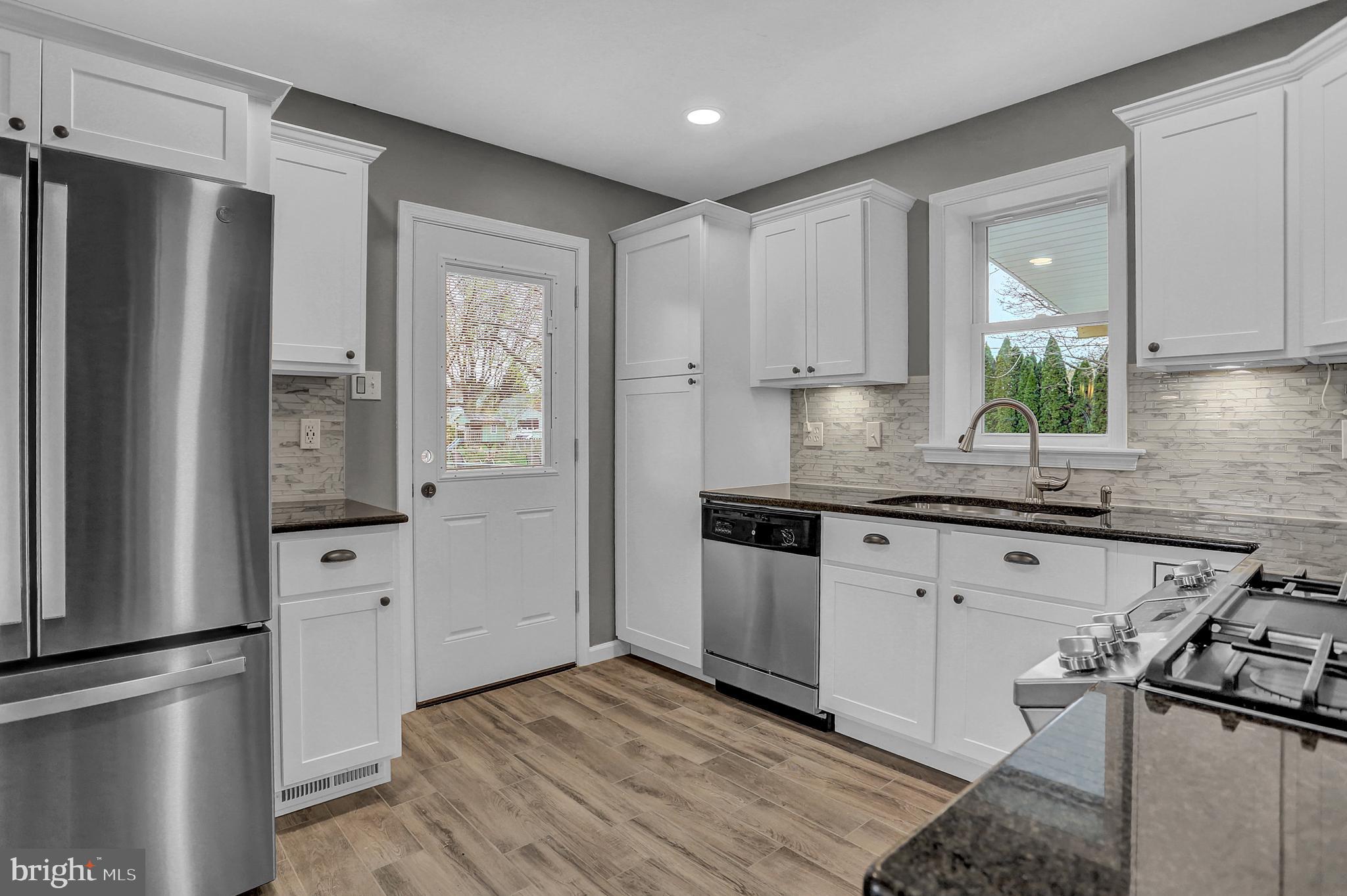 260 Edgewood Road York, PA 17402 - Photo 8 of 37 Gallery Image 8