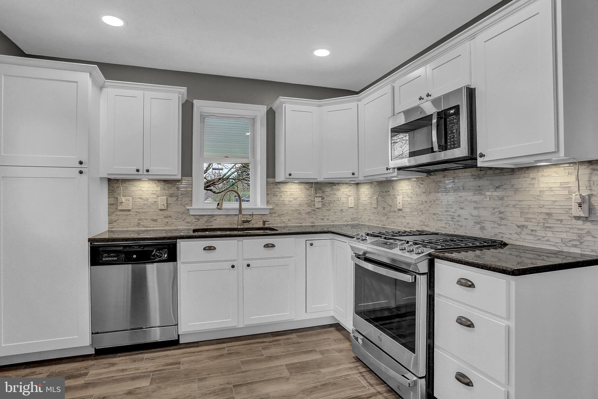 260 Edgewood Road York, PA 17402 - Photo 9 of 37 Gallery Image 9