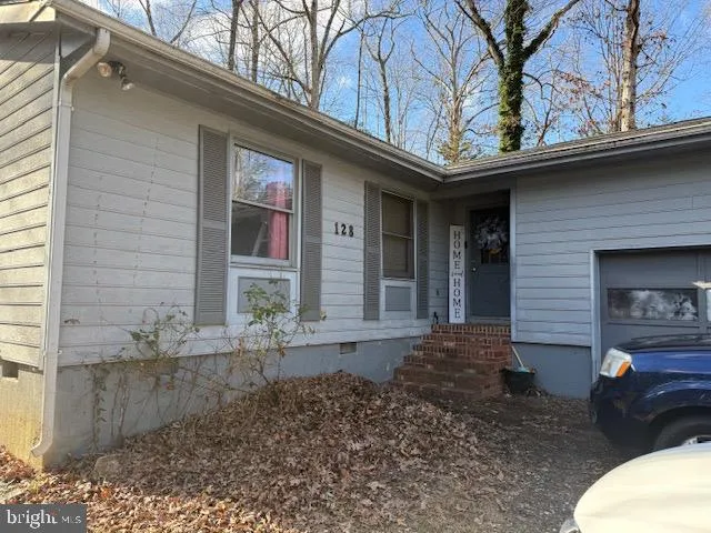 $290,000 | 128 Jefferson Avenue, Locust Grove, VA 22508