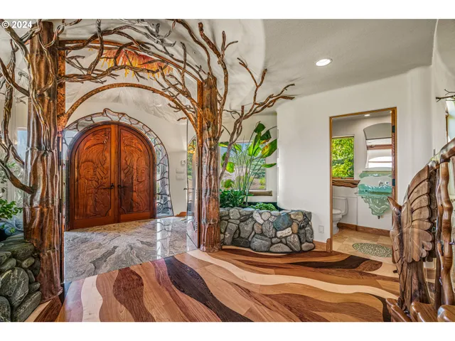 $4,500,000 | 2700 North Valley View Road, Ashland, OR 97520