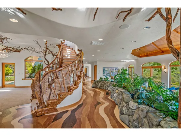 $4,500,000 | 2700 North Valley View Road, Ashland, OR 97520