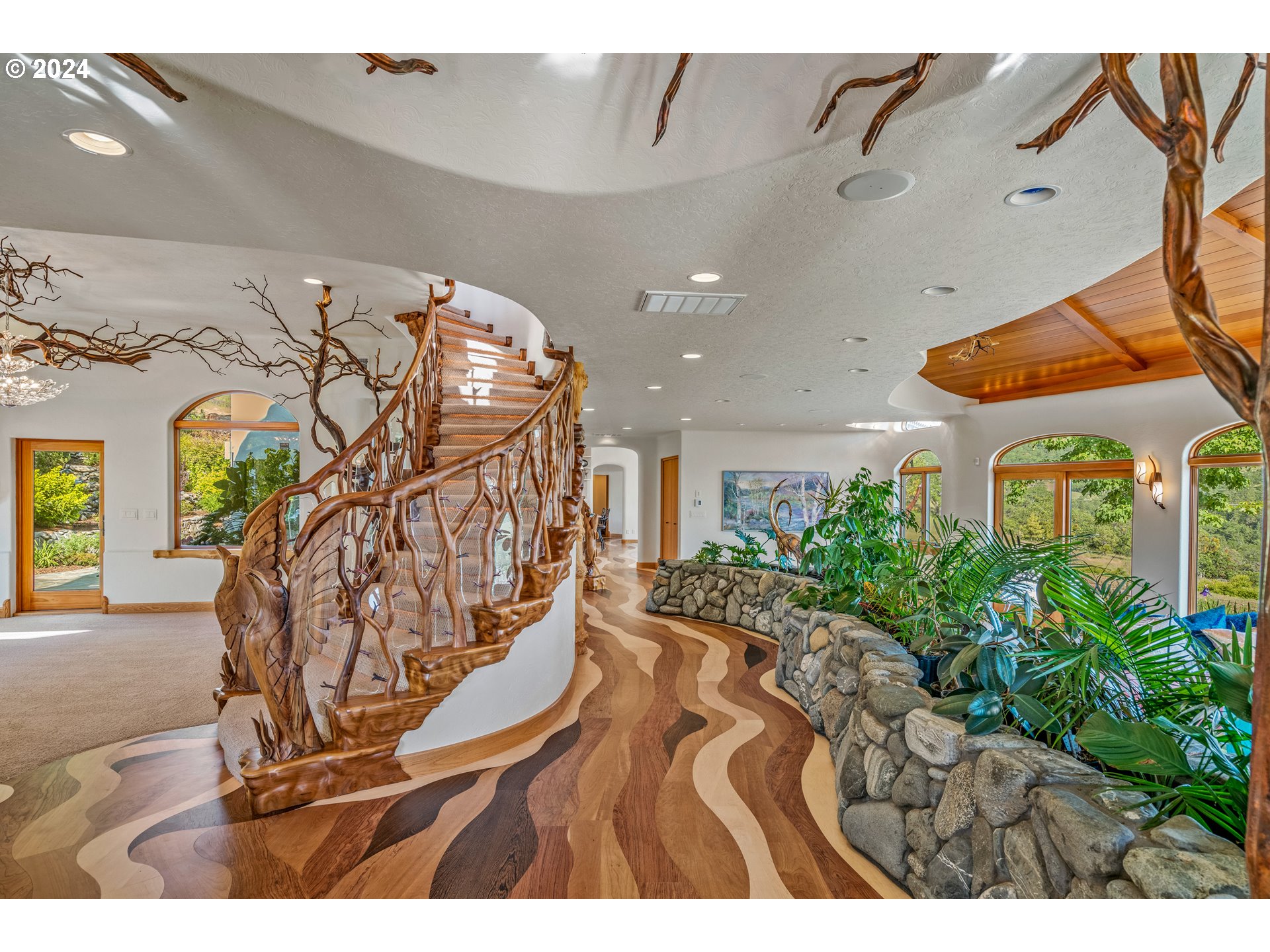 2700 North Valley View Road Ashland, OR 97520 - Photo 15 of 48