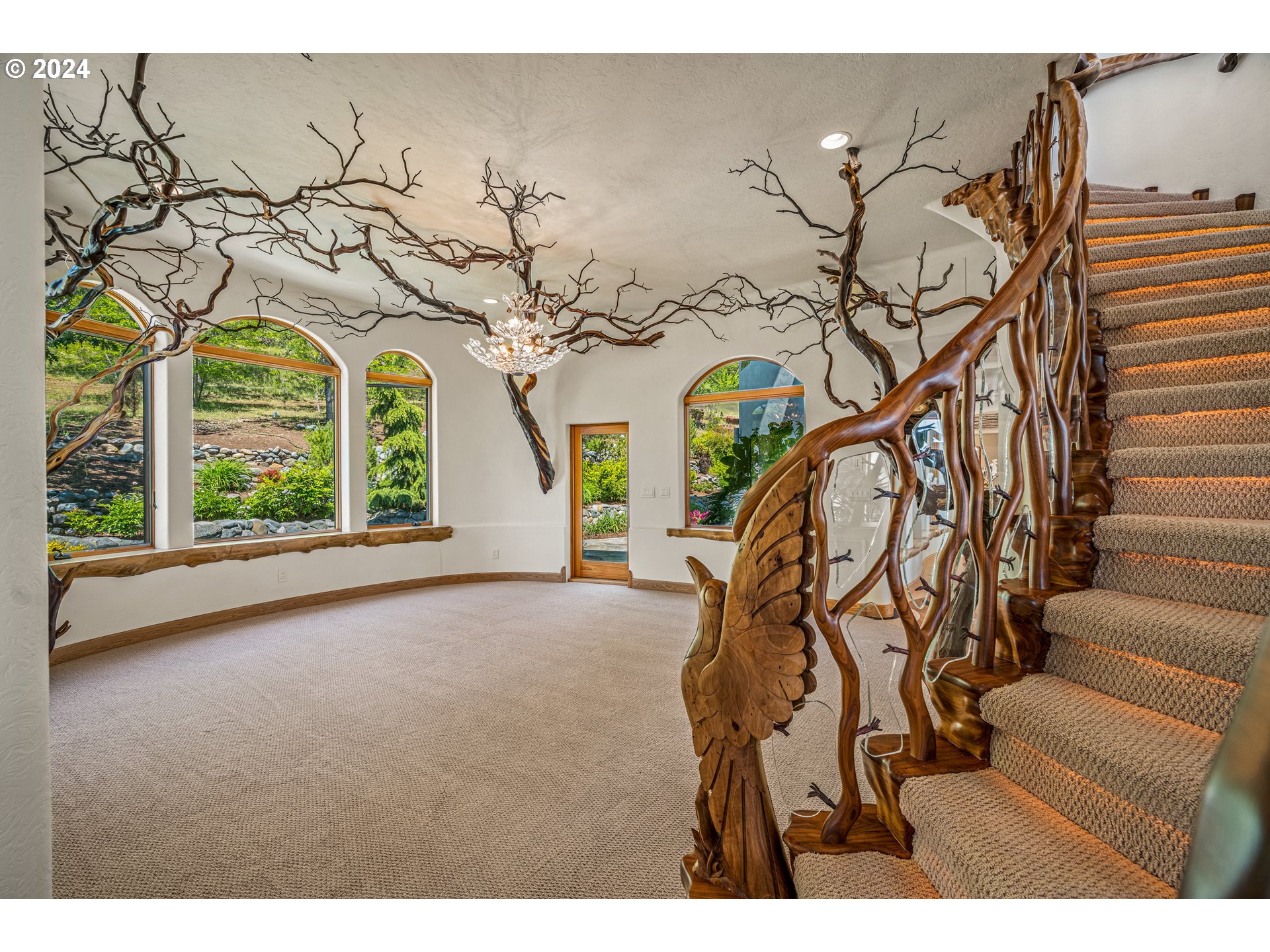 2700 North Valley View Road Ashland, OR 97520 - Photo 16 of 48