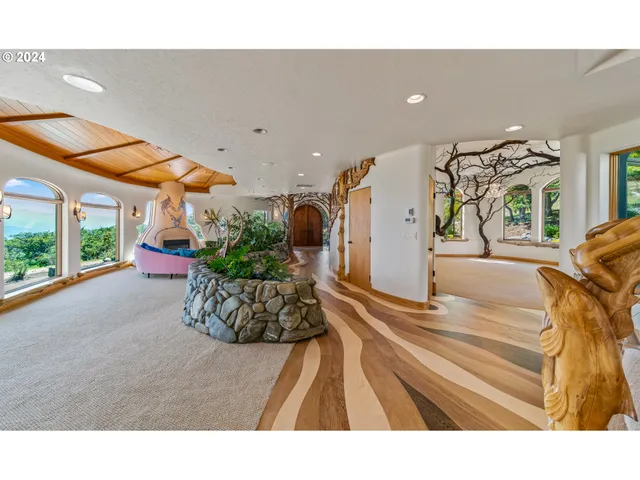 $4,500,000 | 2700 North Valley View Road, Ashland, OR 97520