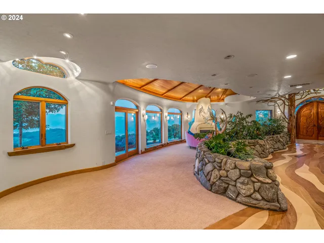 $4,500,000 | 2700 North Valley View Road, Ashland, OR 97520