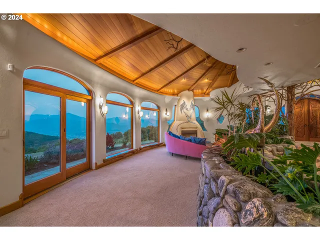 $4,500,000 | 2700 North Valley View Road, Ashland, OR 97520