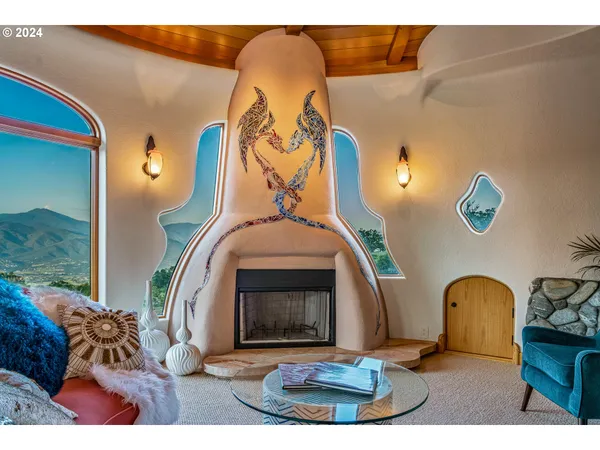 $4,500,000 | 2700 North Valley View Road, Ashland, OR 97520