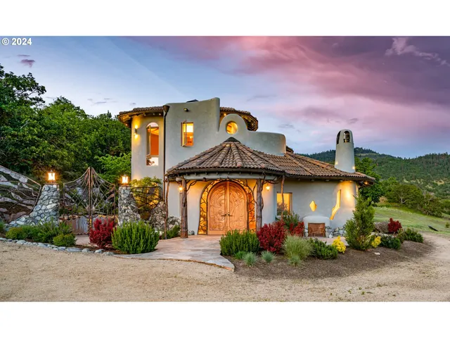 $4,500,000 | 2700 North Valley View Road, Ashland, OR 97520