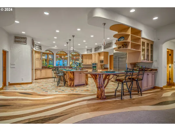 $4,500,000 | 2700 North Valley View Road, Ashland, OR 97520