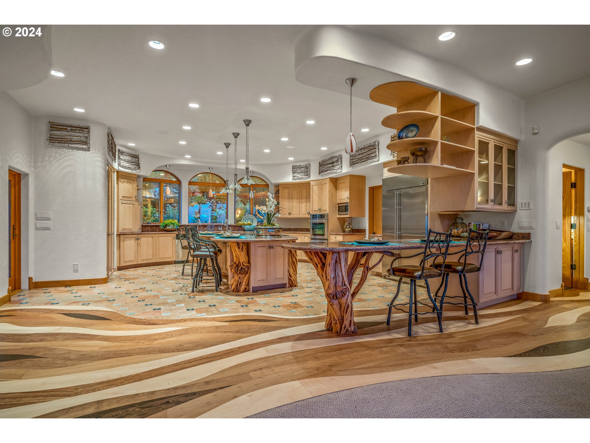 2700 North Valley View Road Ashland, OR 97520 - Photo 22 of 48