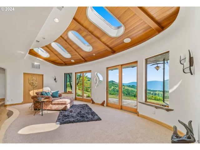 $4,500,000 | 2700 North Valley View Road, Ashland, OR 97520