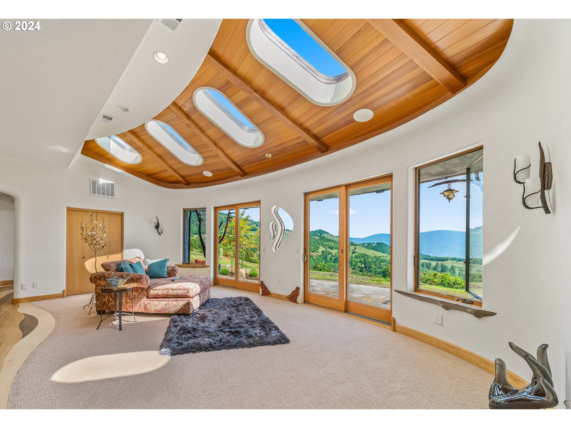 2700 North Valley View Road Ashland, OR 97520 - Photo 27 of 48