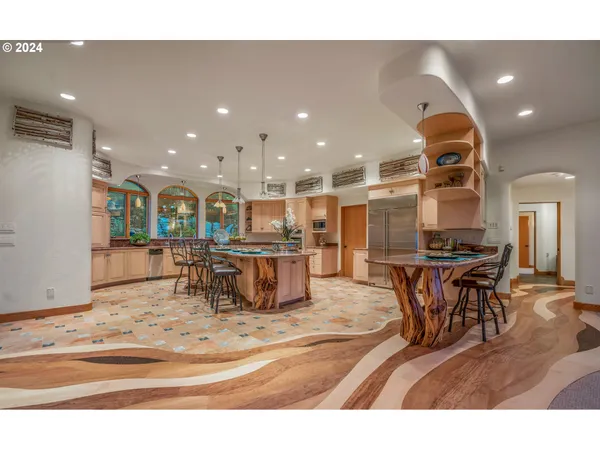 $4,500,000 | 2700 North Valley View Road, Ashland, OR 97520