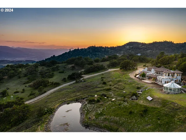 $4,500,000 | 2700 North Valley View Road, Ashland, OR 97520