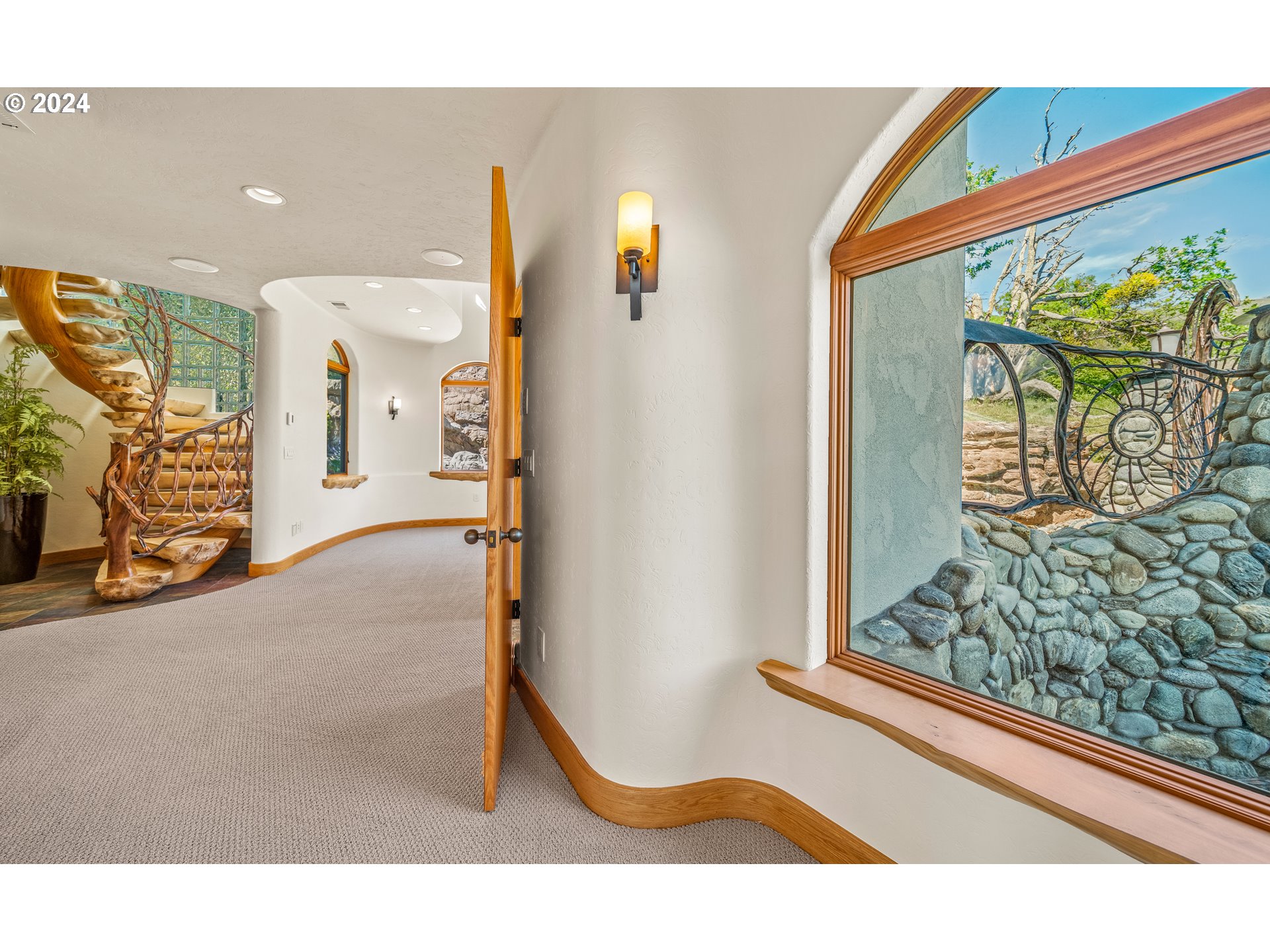 2700 North Valley View Road Ashland, OR 97520 - Photo 32 of 48