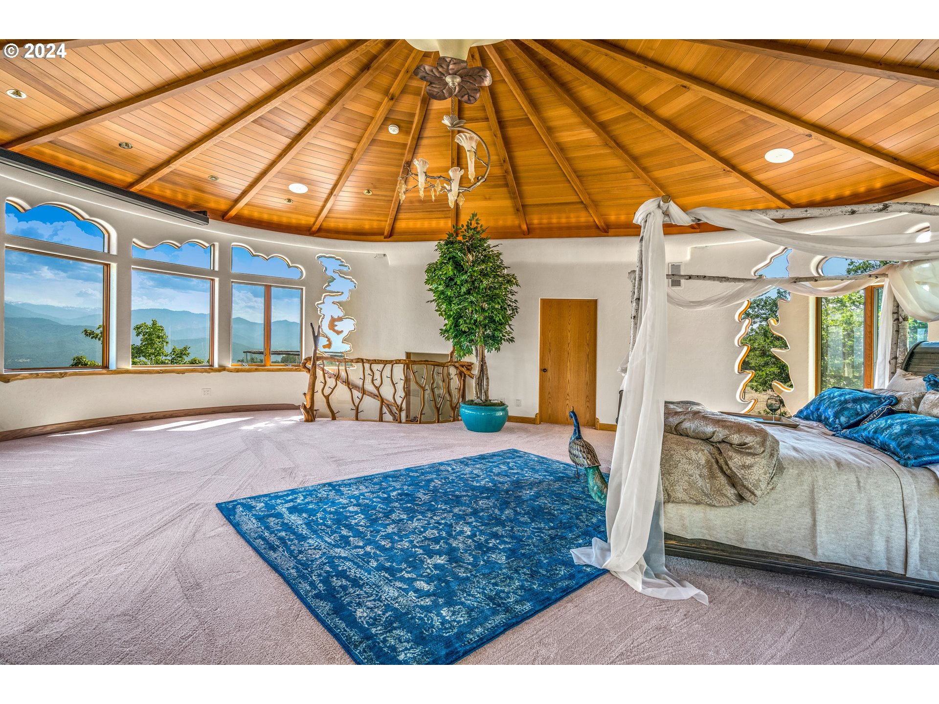 2700 North Valley View Road Ashland, OR 97520 - Photo 35 of 48